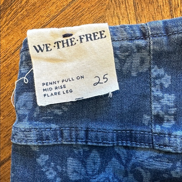 NWT Free People Penny Pull-On Flare Jeans Indigo Combo / Romantic Blue - Picture 9 of 12